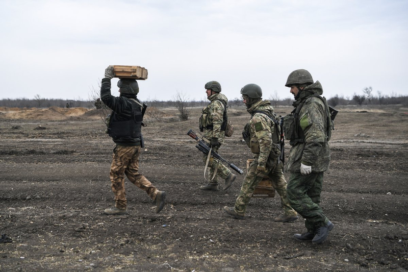 Поставки оружия Украине